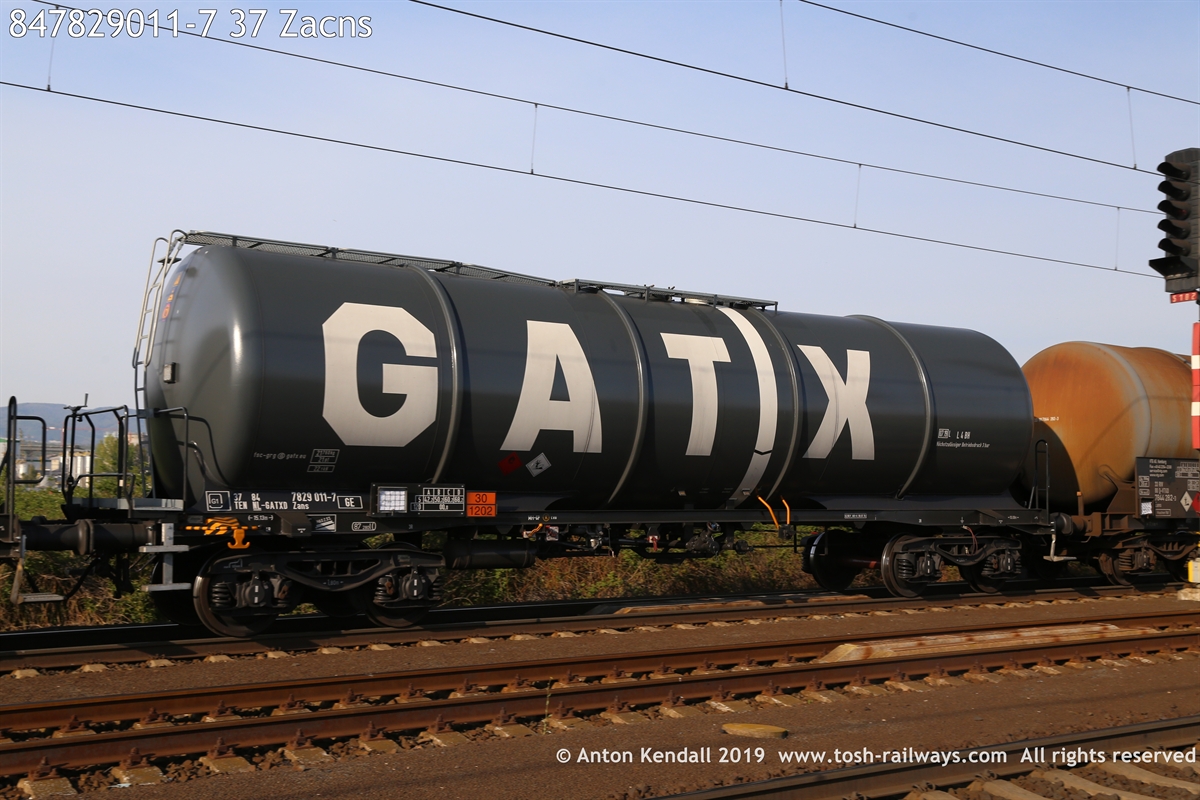 84 782 (37)